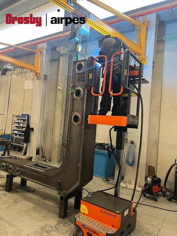 Electrical working platform elevator (WPE) - Crosby AIrpes